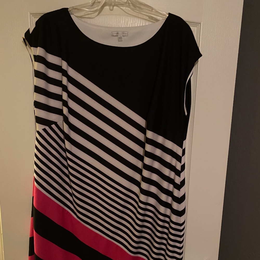Plus Size Sandra Darren Stripe Dress